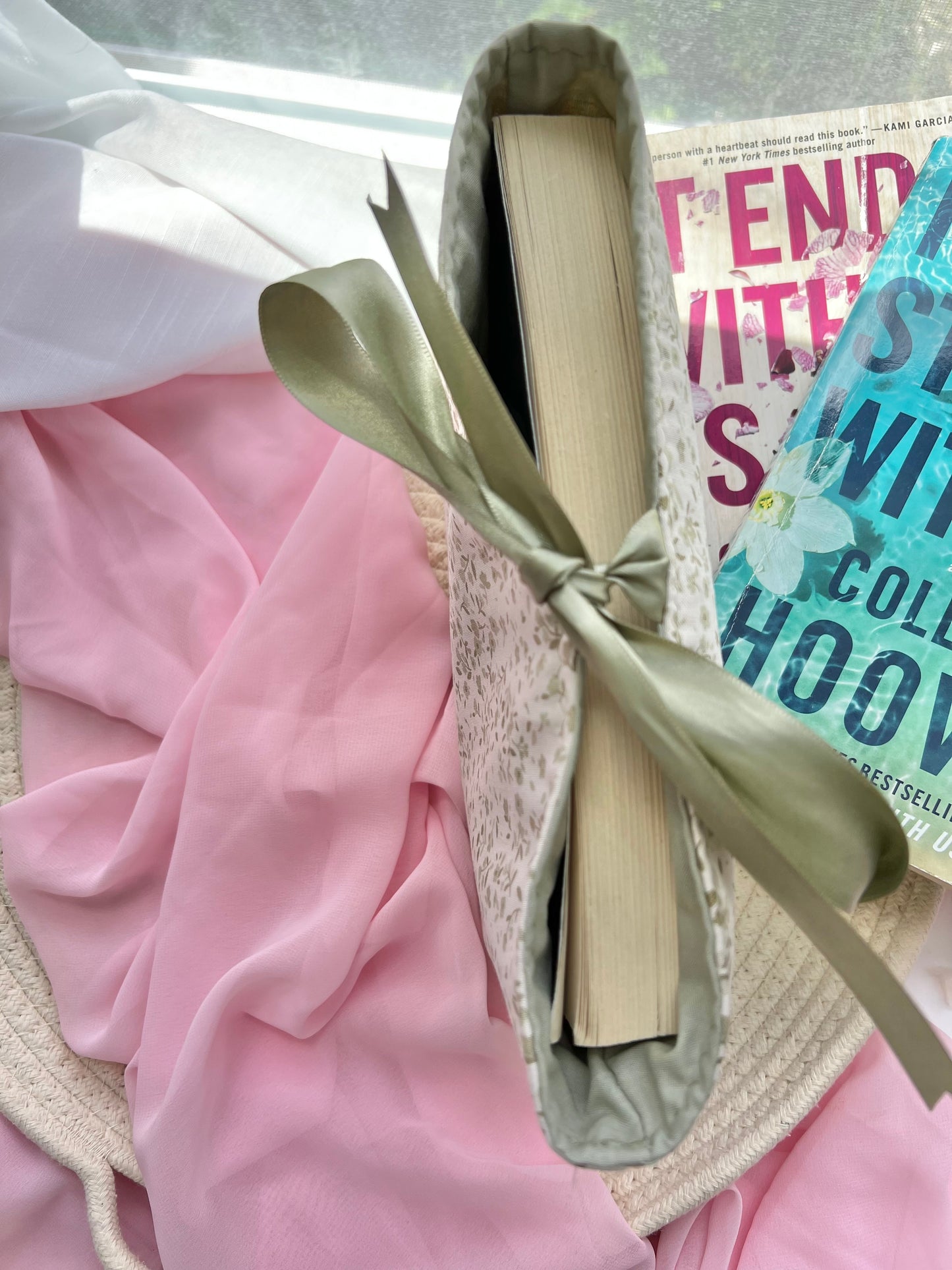 SAGE FLOWERS BOOKSLEEVE