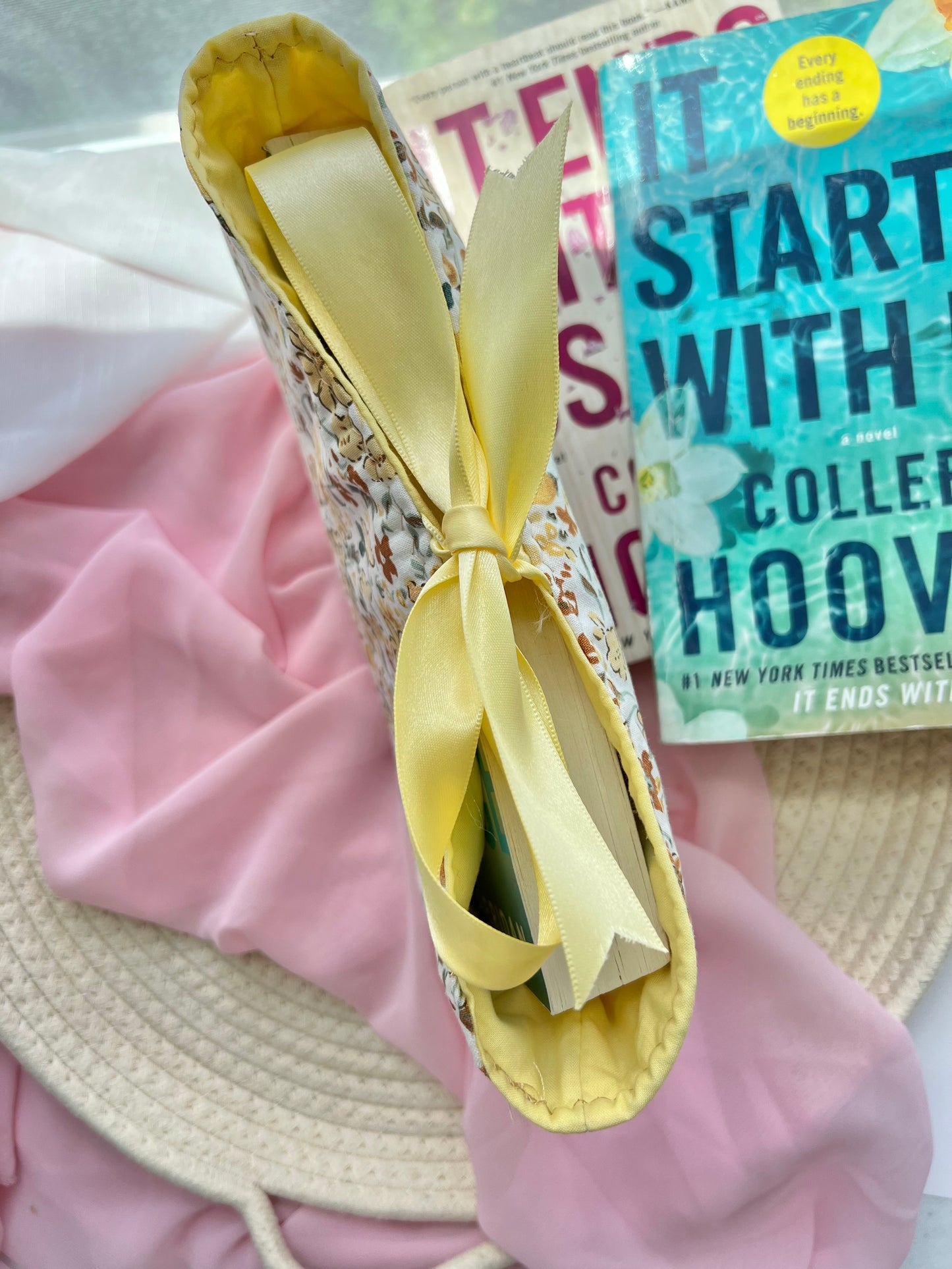 YELLOW FLOWERS BOOKSLEEVE