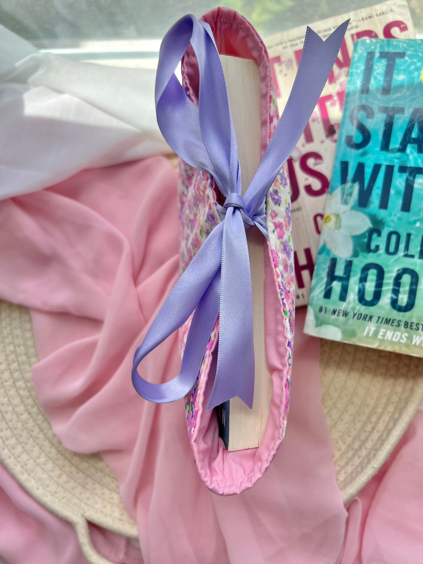 LILAC FLOWERS BOOKSLEEVE